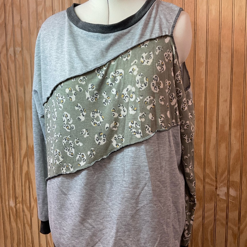 Cold Shoulder Sweatshirt - Picture 1 of 6